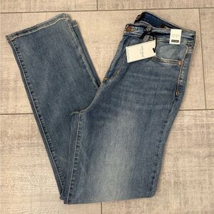 NWT Women’s Judy Blue High-Waist Straight Fit Jeans Size 
13 / 31 High Rise
